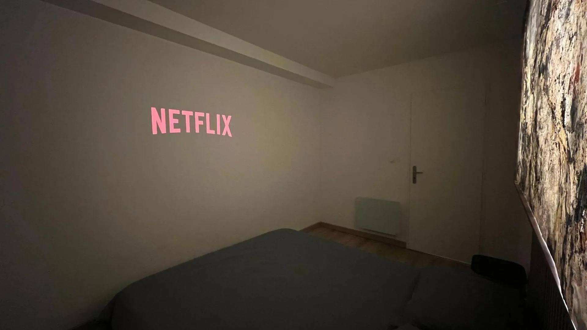 Apartment Love Room Valence
